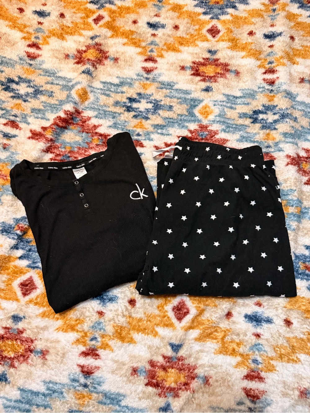 Calvin Klein Women’s Black Star-Print Two-Piece Pajama Set